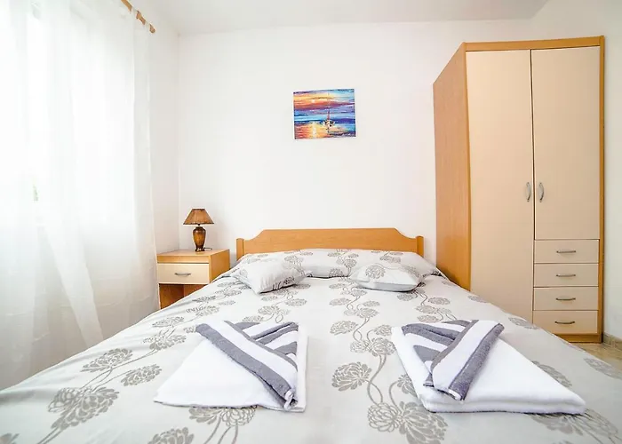 Apartments Bakula 1539 Povlja  photo