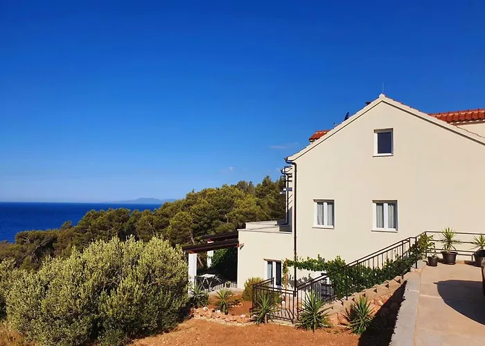 Apartmani M&S Sveta Nedelja  foto