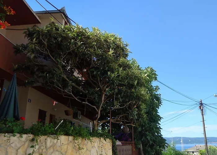 Apartments And Rooms By The Sea Sumpetar, Omis - 2099 Jesenice  photo