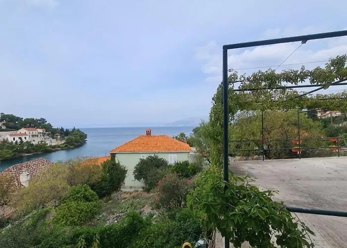 Apartments Baskovic Splitska photo