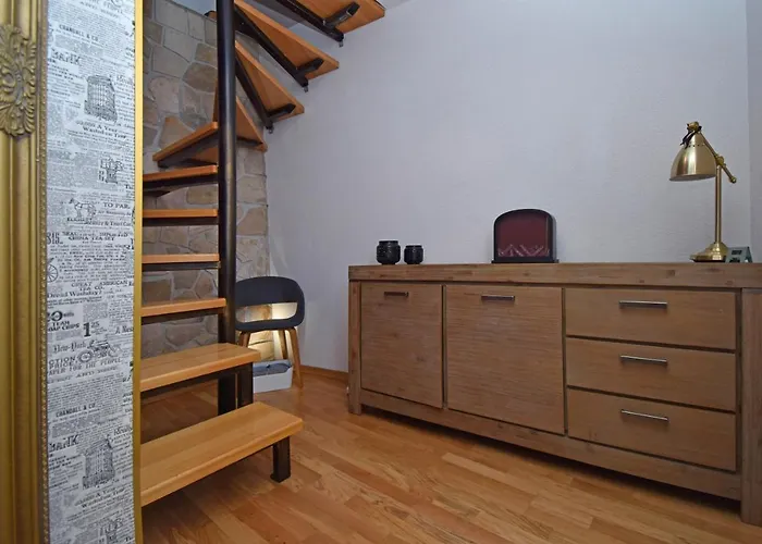 Willa Old Dalmatian House With Jacuzzi Martine Tučepi zdjęcie