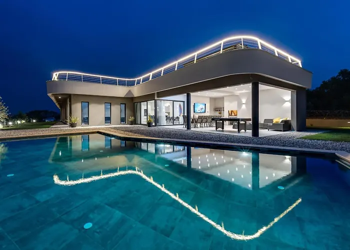 fotos do Luxury Villa Madre With 5 En-Suite Bedrooms, Heated 72Sqm Mineral Pool, Whirlpool, Outdoor Gym, Playground Zmijavci