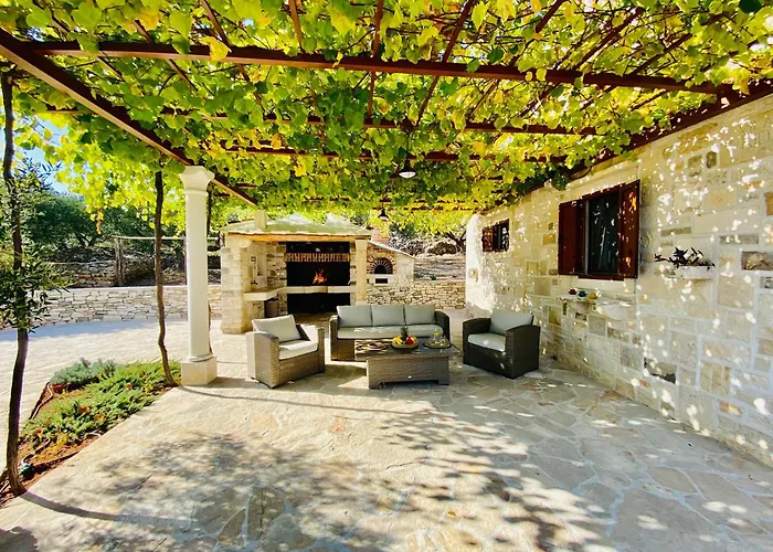 Фото Unique Villa In Olive Field With Salted Swimming Pool-Villa Frida Сумартин