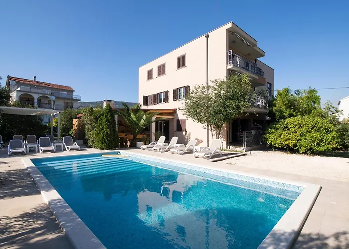 fotos do Apartments With Swimming Pool Kastel Stafilic, Kastela - 24312