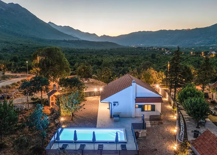 Photo de 2 Bedroom Nice Home In Rascane Gomila