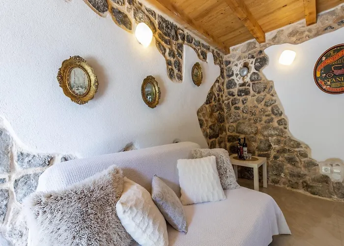 Rustical Resort Kokori I With Shared Outdoor Swimming Pool - One Bedroom Apartment With Terrace Višnjica zdjęcie