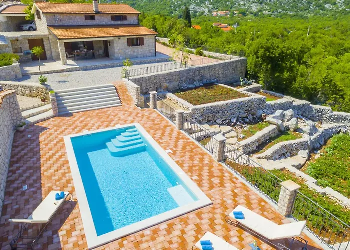 صورة Rustic Villa Fragola With Heated Pool Duge Njive